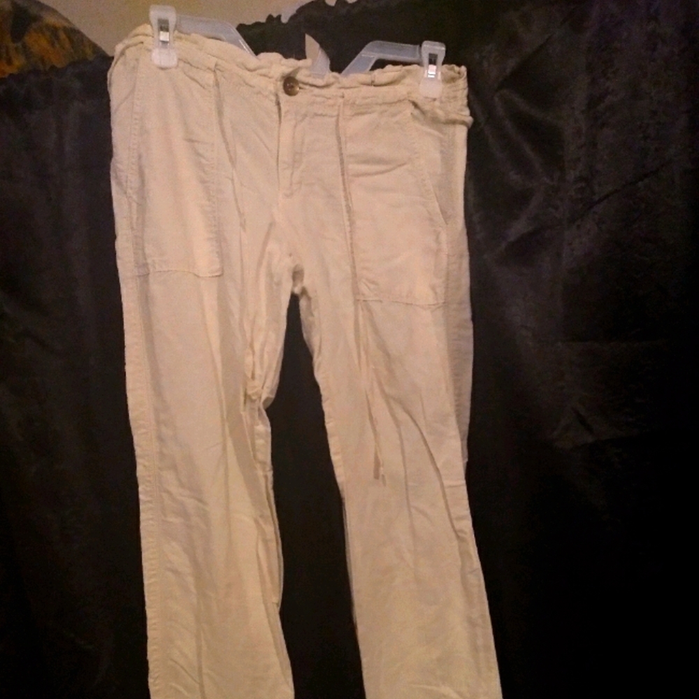 American Eagle Outfitters Cream Colored Khakis